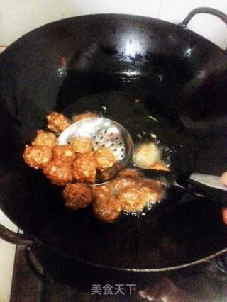 砂锅肉丸的做法步骤：2