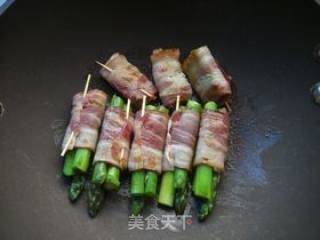 香煎培根芦笋卷的做法步骤：6
