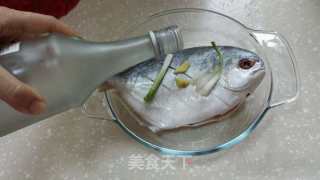 微波炉蒸鱼：葱香金仓鱼的做法步骤：4