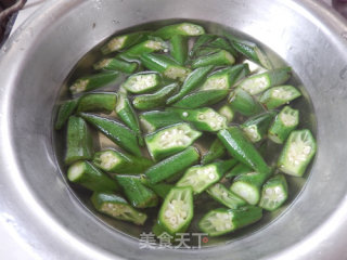 秋葵炒肉的做法步骤：8