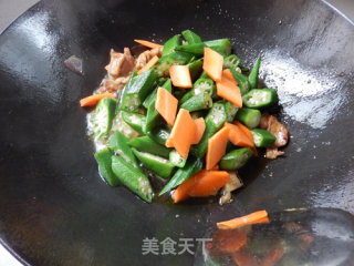 秋葵炒肉的做法步骤：12
