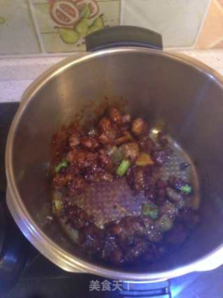 红烧牛肉面的做法步骤：5