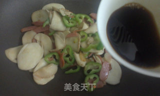 杏鲍菇炒香肠——一个人也要好好吃饭的做法步骤：9