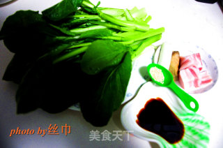 猪肉炒菜心的做法步骤：1