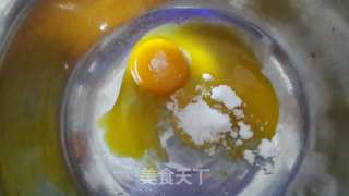 咖啡蛋黄霜蛋糕卷的做法步骤：2