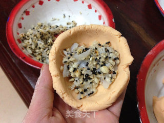 【芝麻番薯饼】的做法步骤：10