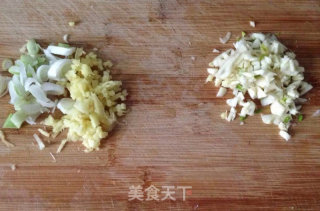 酸辣肥牛的做法步骤：1