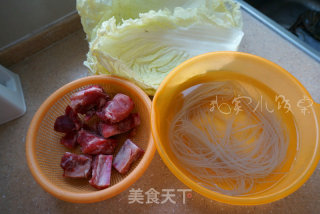 红烧排骨炖白菜的做法步骤：1