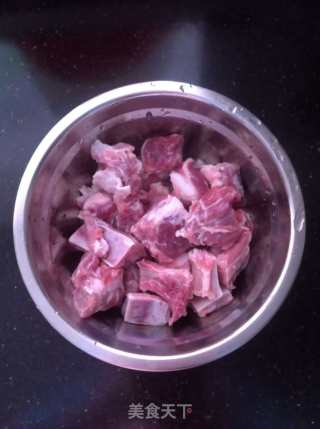 嫩滑豆腐蒸排骨的做法步骤：1
