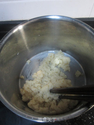 值得尝试的幸福甜点——奶油泡芙的做法步骤：2