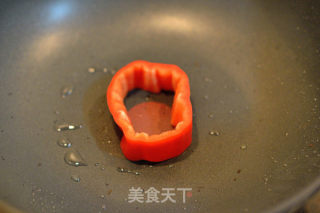 彩椒煎蛋的做法步骤：2