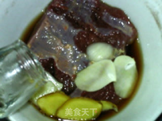 牦牛午餐肉的做法步骤：1