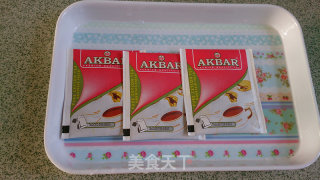 自制奶茶的做法步骤：1