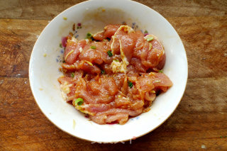 酸菜嫩笋肉片的做法步骤：1
