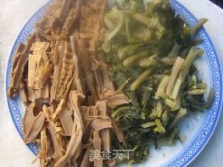橄榄菜笋干扣肉的做法步骤：3