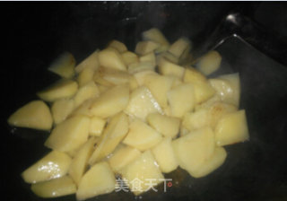 辣椒土豆炒肉的做法步骤：2