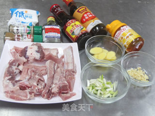 蒜香烤排骨（电烤箱版制作）的做法步骤：1