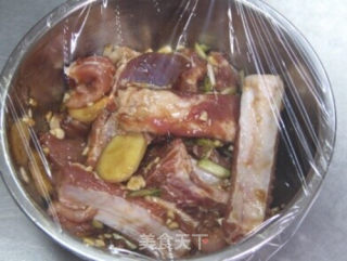 蒜香烤排骨（电烤箱版制作）的做法步骤：3