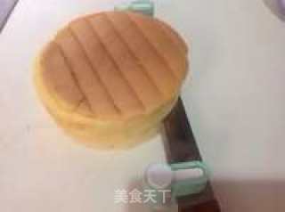 渐变玫瑰花奶油蛋糕的做法步骤：2