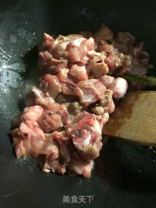 鸡肉蘑菇炖土豆的做法步骤：4