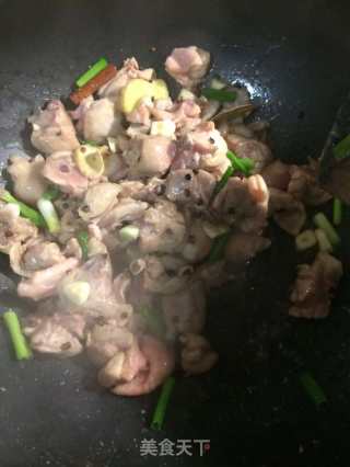 鸡肉蘑菇炖土豆的做法步骤：5