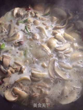 鸡肉蘑菇炖土豆的做法步骤：7