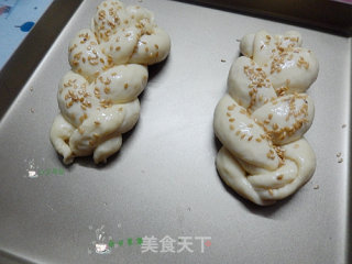 亚麻籽辫子面包的做法步骤：15