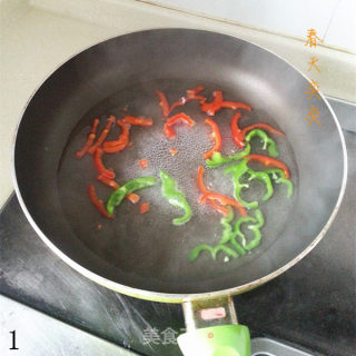 平底锅鸡蛋披萨饼的做法步骤：1