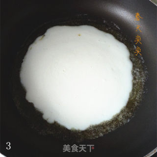 平底锅鸡蛋披萨饼的做法步骤：3