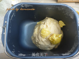 香肠花式面包的做法步骤：1