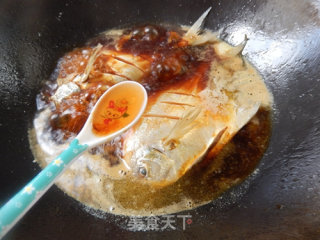 红烧鲳鱼的做法步骤：4