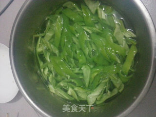 尖椒炒肉片的做法步骤：5
