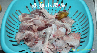 滋补鸡汤的做法步骤：1