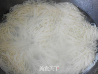 自制汤面的做法步骤：1