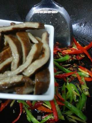 麻辣诱人--巨辣爆香猪肚的做法步骤：5