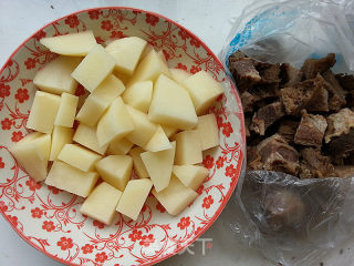 羊肉土豆焖饭（懒人电饭锅版）的做法