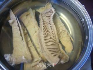 烧黄笋的做法步骤：1