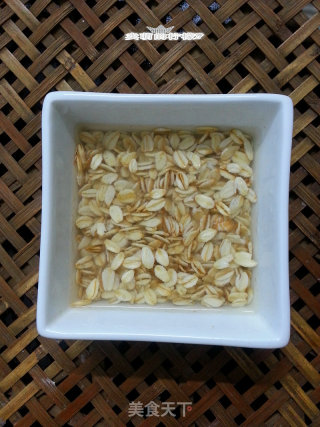 平淡的滋味--香蕉燕麦枸杞粥的做法步骤：3