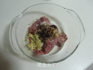 佛手瓜三鲜锅贴的做法步骤：3