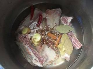 黑椒酱牛排骨的做法步骤：4