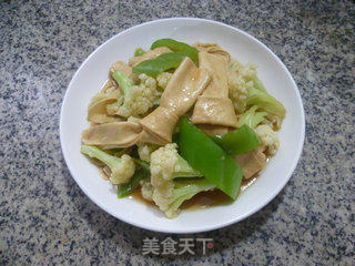 尖椒豆结炒花菜的做法步骤：10