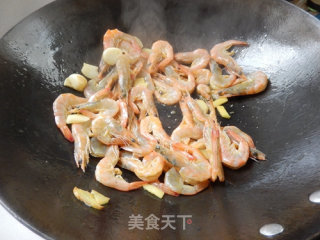 椒盐开背虾的做法步骤：6