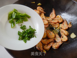 椒盐开背虾的做法步骤：7