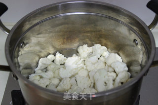花菜炒火腿的做法步骤：2