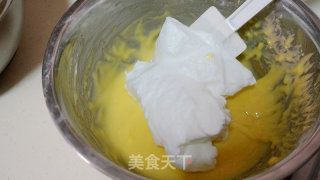 香橙戚风奶油蛋糕卷的做法步骤：10