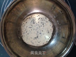 黑芝麻法国球——方便美味的小餐包的做法步骤：3