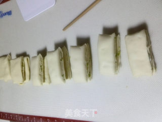 葱香花卷的做法步骤：13