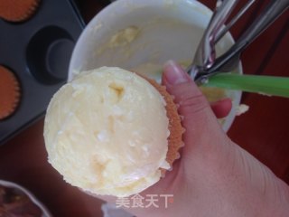 小绵羊纸杯蛋糕的做法步骤：10