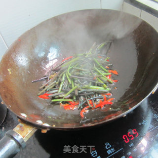香辣野蕨菜的做法步骤：3