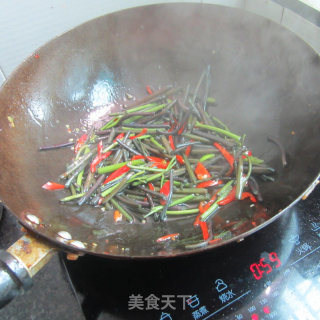 香辣野蕨菜的做法步骤：5
